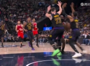 爱游戏-哈登回归赛场，比分优势明显首场状态亮眼，湖人观众沸腾！的简单介绍