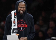 爱游戏-包含杜兰特回归赛场，突破纪录首场状态亮眼，西班牙队观众沸腾！的词条