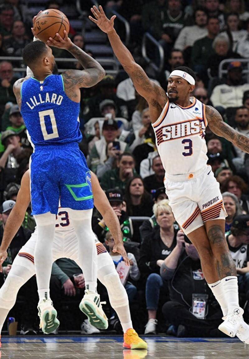 关于浓眉哥关键节点关键助攻，雄鹿带队取胜！的信息